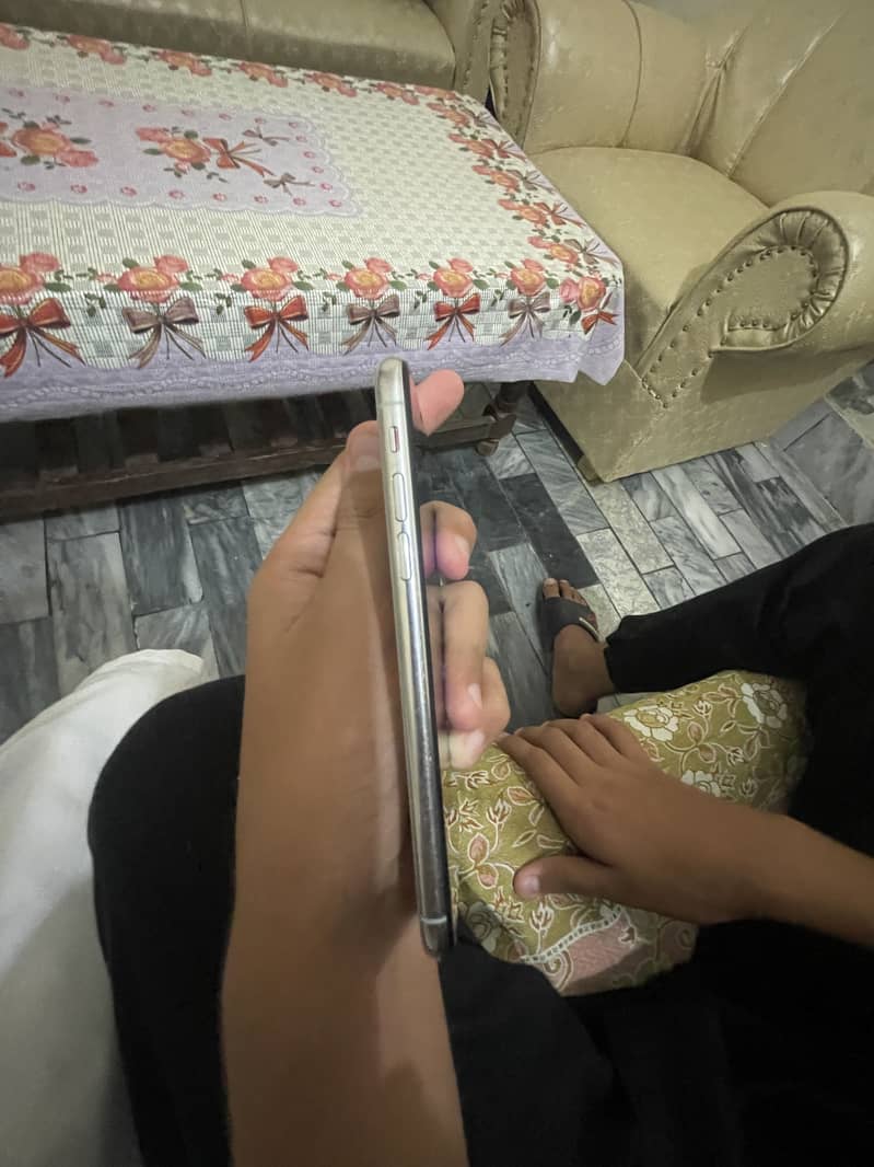 Apple iPhone X 2