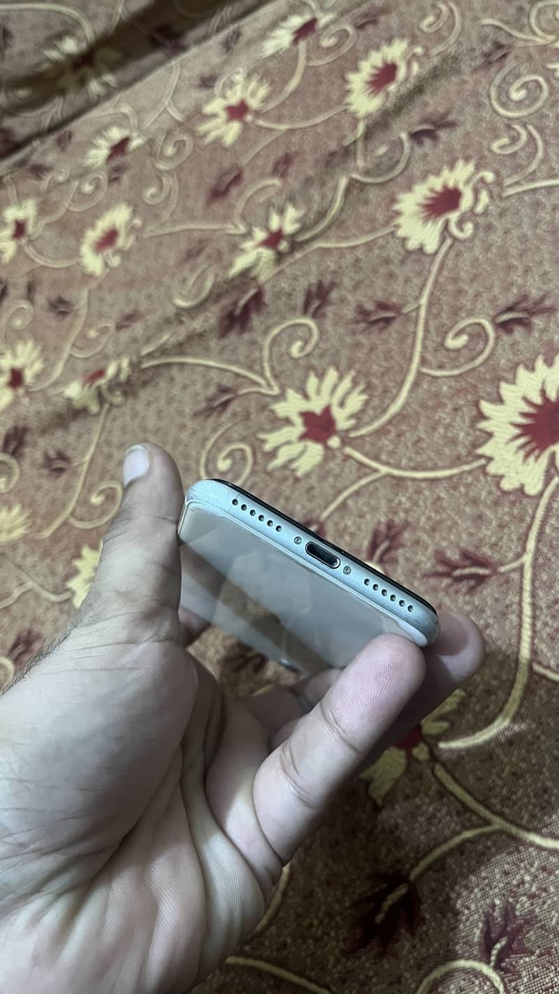 Apple iPhone SE 4