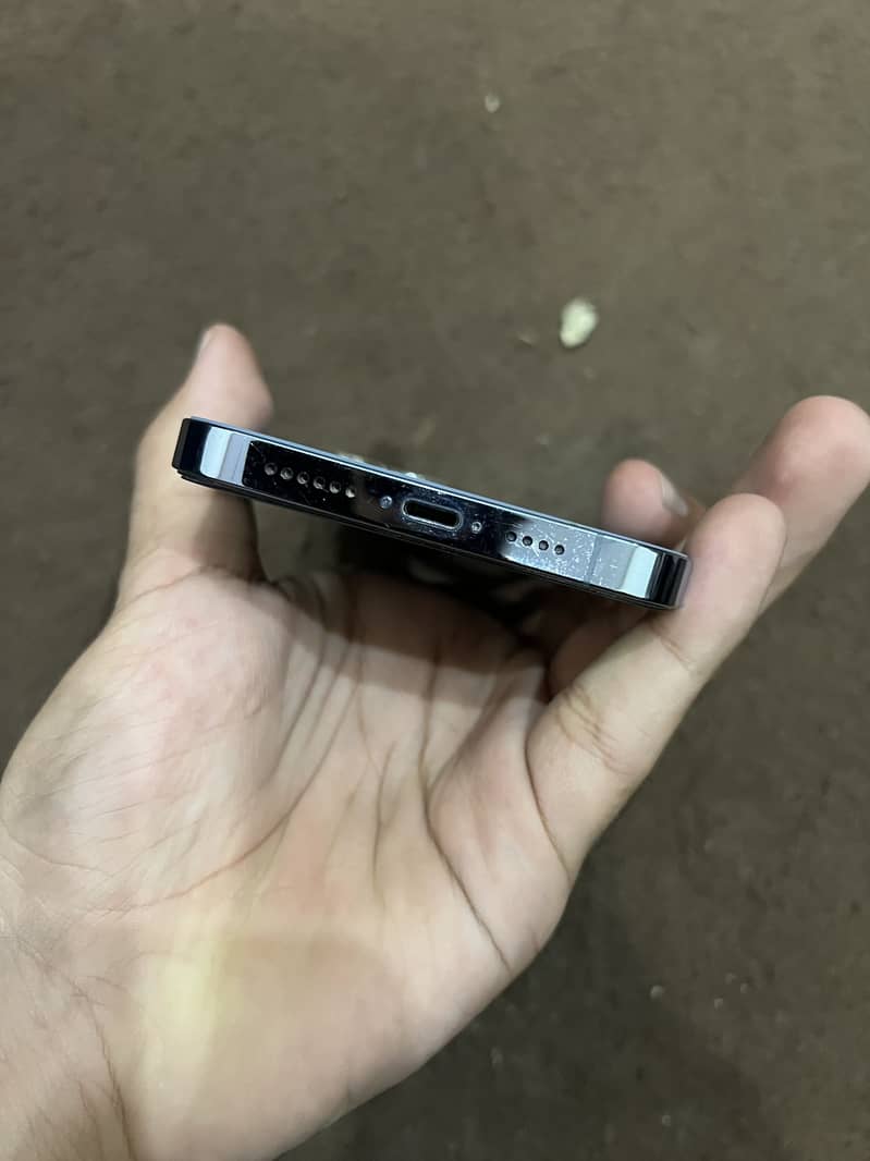 Apple iPhone 13 Pro Max 3