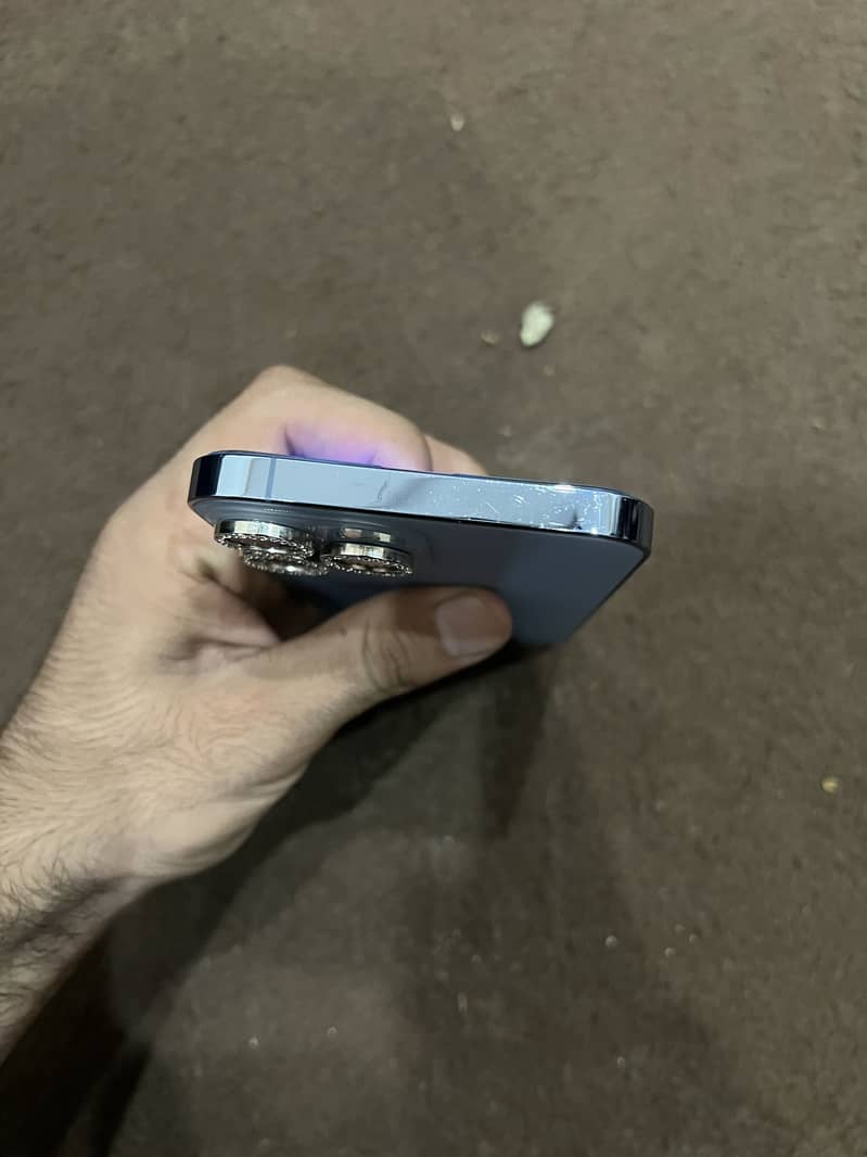 Apple iPhone 13 Pro Max 6