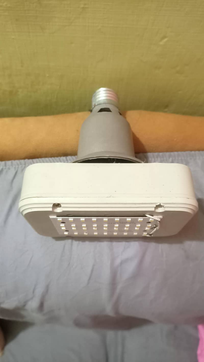 Rechargeable Light With Remote 1