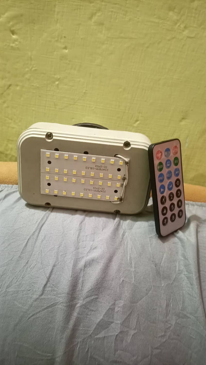 Rechargeable Light With Remote 2