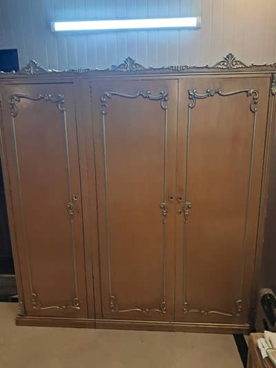 Used Wooden Wardrobe – Excellent Condition | Sturdy & Spacious