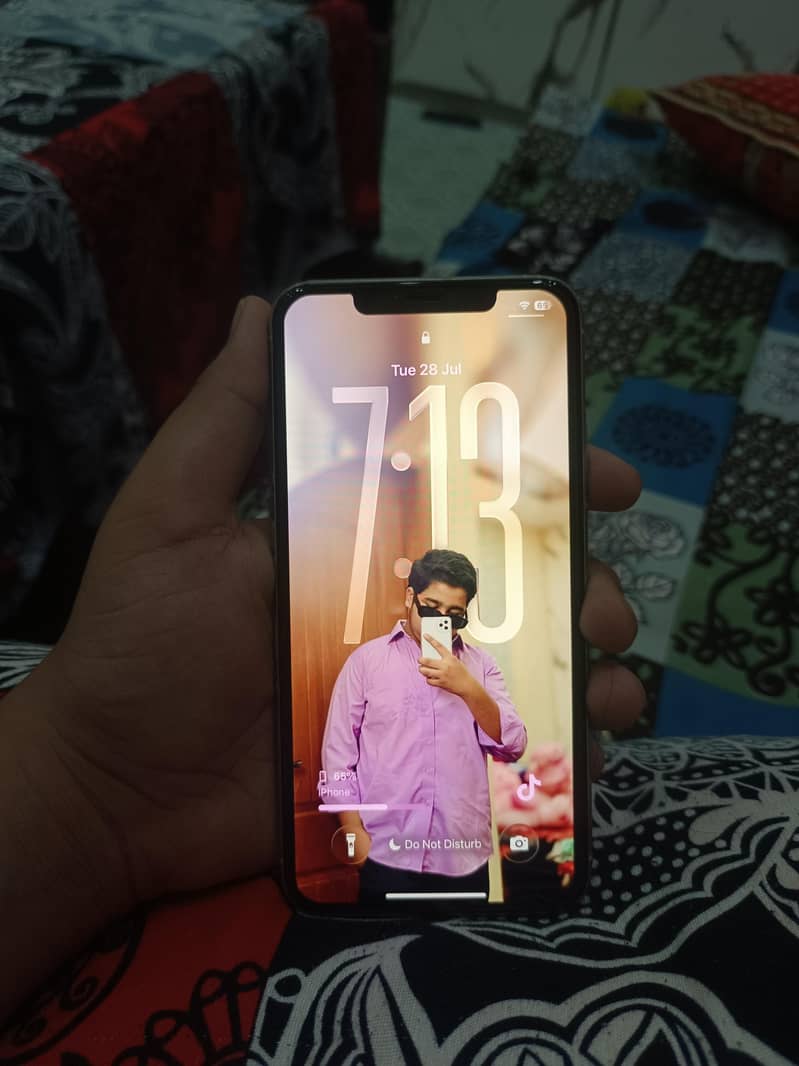 Apple iPhone 11 Pro Max 1