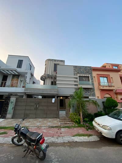 Semi Furnished Modern 10 Marla House for Rent Overseas A Block, Bahria Town Lahore
