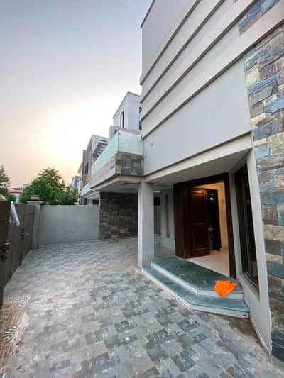 Semi Furnished Modern 10 Marla House For Rent Overseas A Block, Bahria Town Lahore