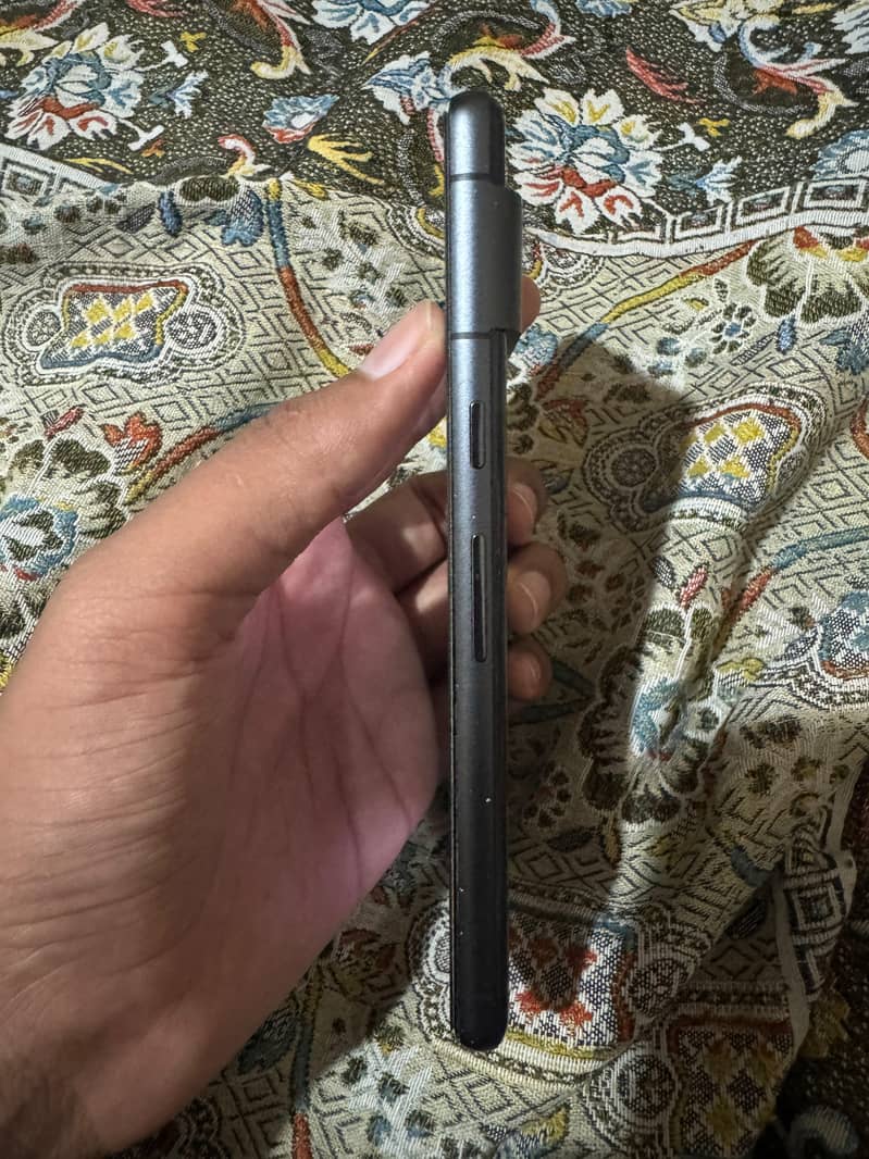 Google Pixel 7 4