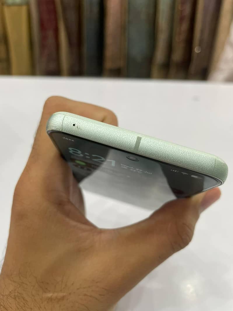 Google Pixel 8 5