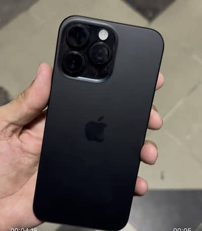 Apple iPhone 16 Pro Max icloud lock. dot on screen