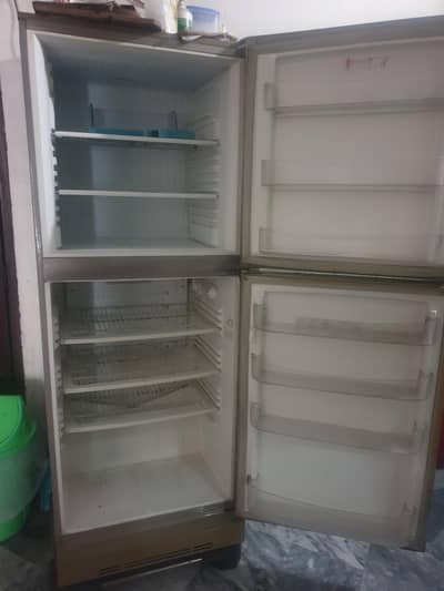 Used pel 16cft refrigerator for sale