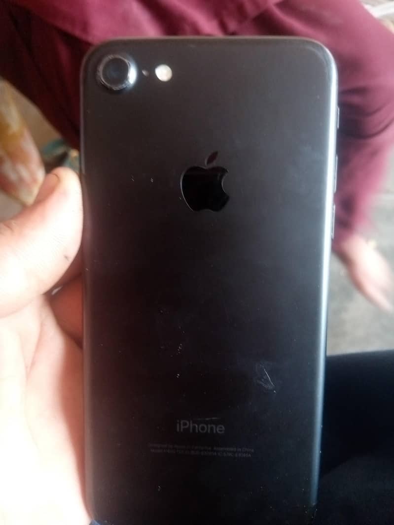 Apple iPhone 7 2