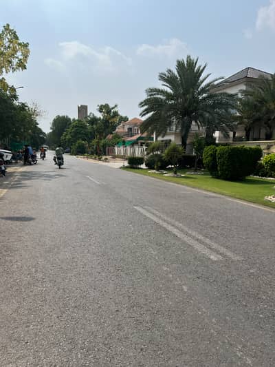 Level Low Budget Gift Z Block Nearest Bedian Road