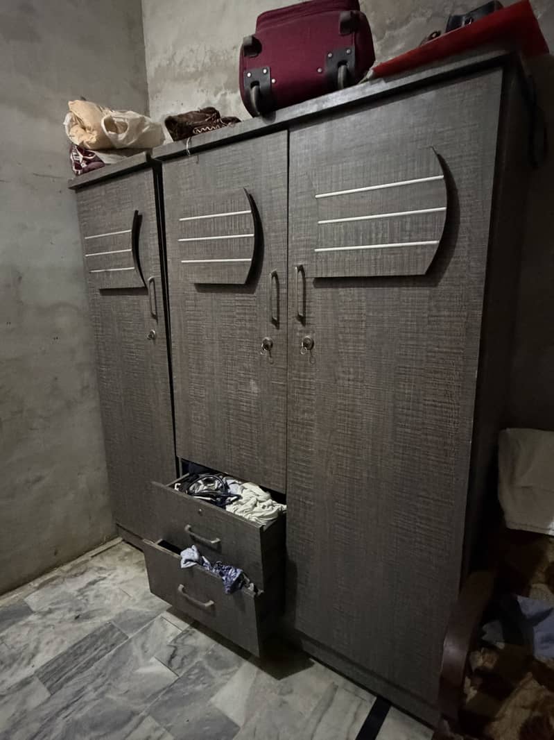 Wardrobe 0