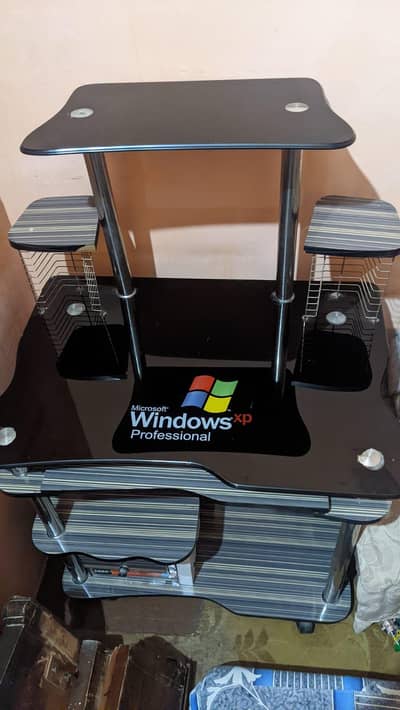 Computer table