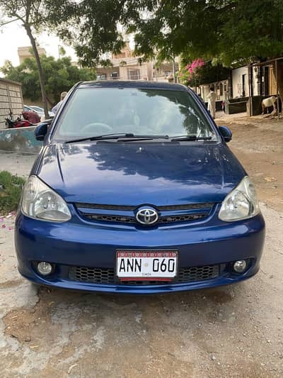 Toyota Platz 2004