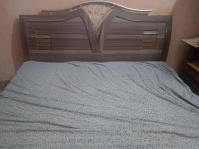 king size bed good condition