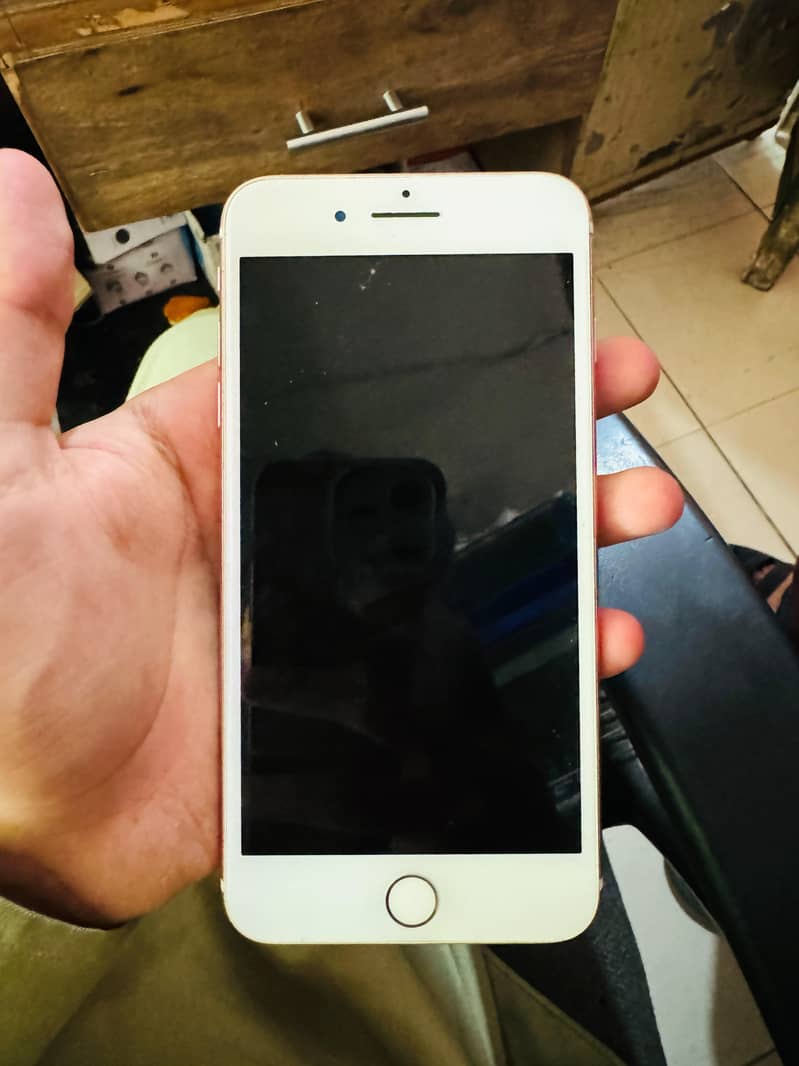 Apple iPhone 7 Plus 1