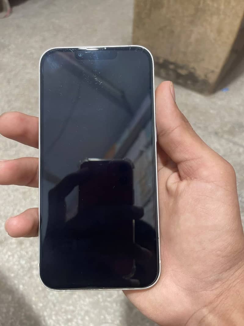 Apple iPhone 13 7