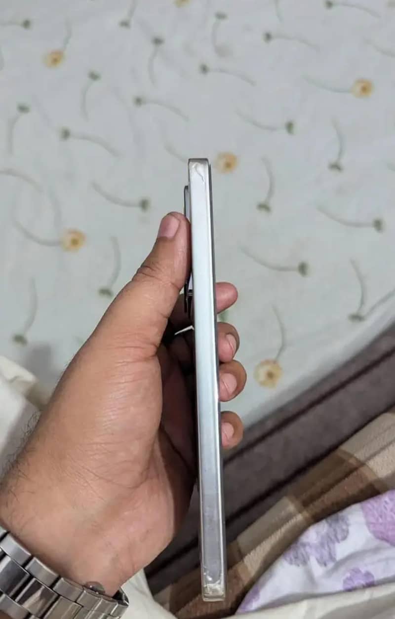 Infinix Note 40 5