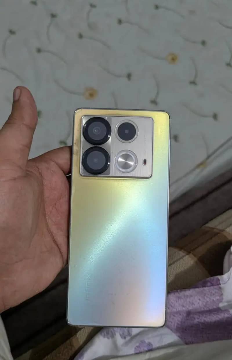 Infinix Note 40 8