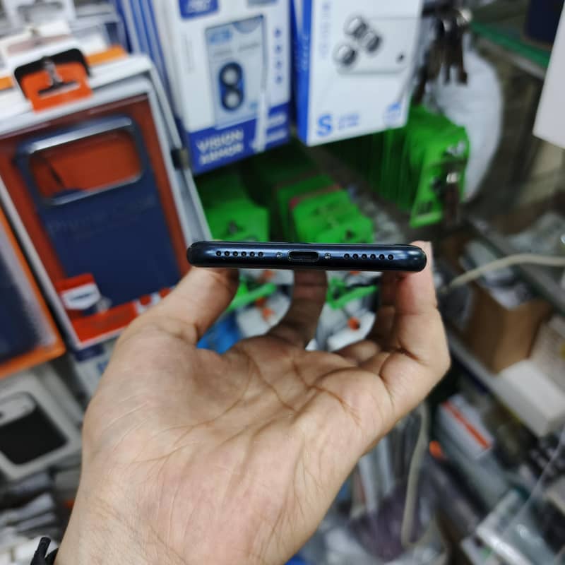 Apple iPhone SE 4