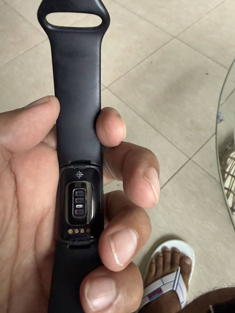 Fitbit Charge 5 3