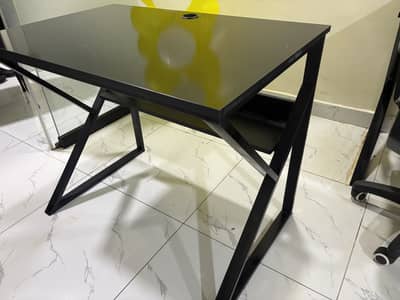 Employee table Black UV Sheet