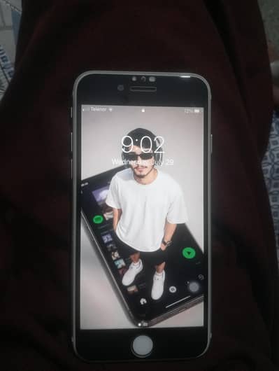 Apple iPhone 7