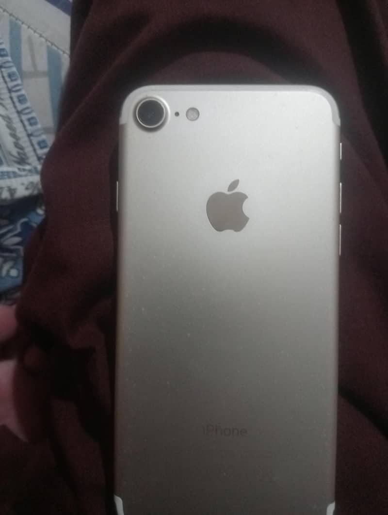 Apple iPhone 7 1