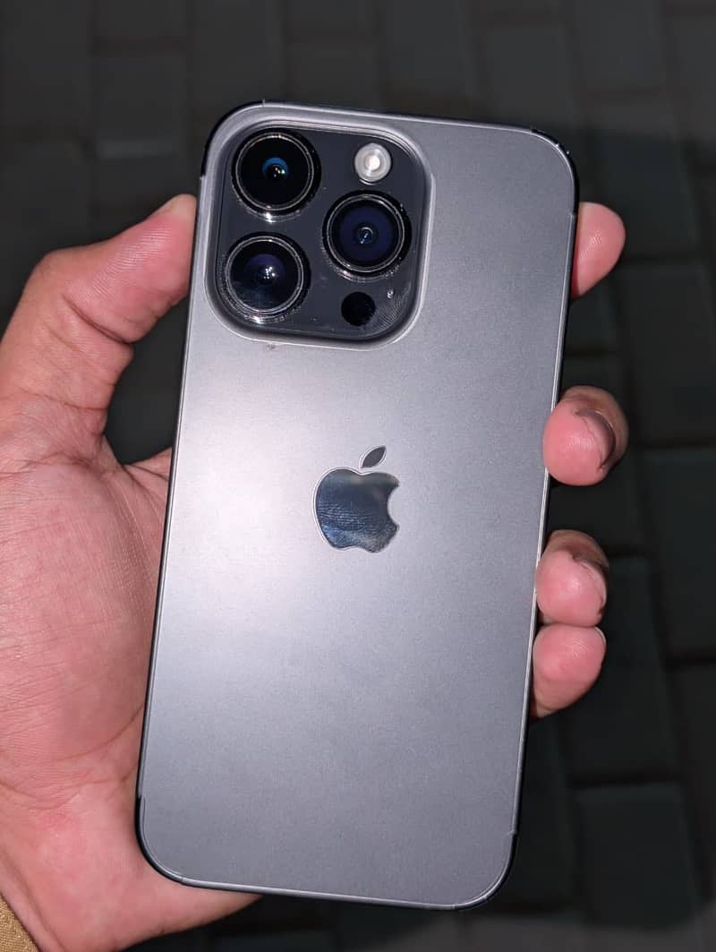 Apple iPhone 14 Pro 1
