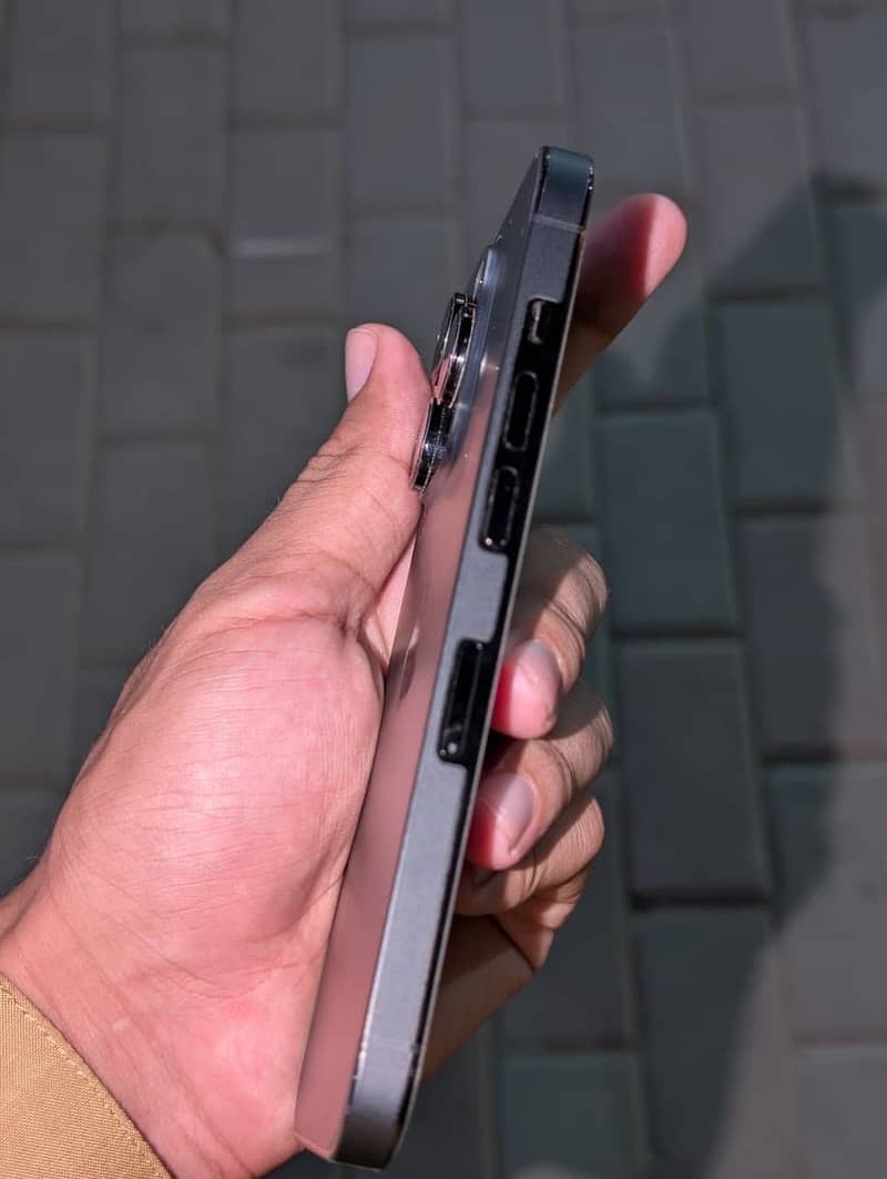 Apple iPhone 14 Pro 2