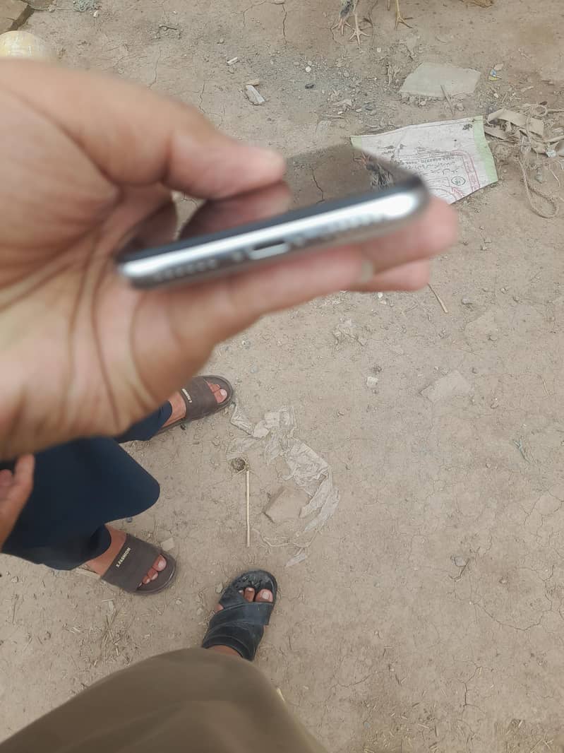Apple iPhone X 3