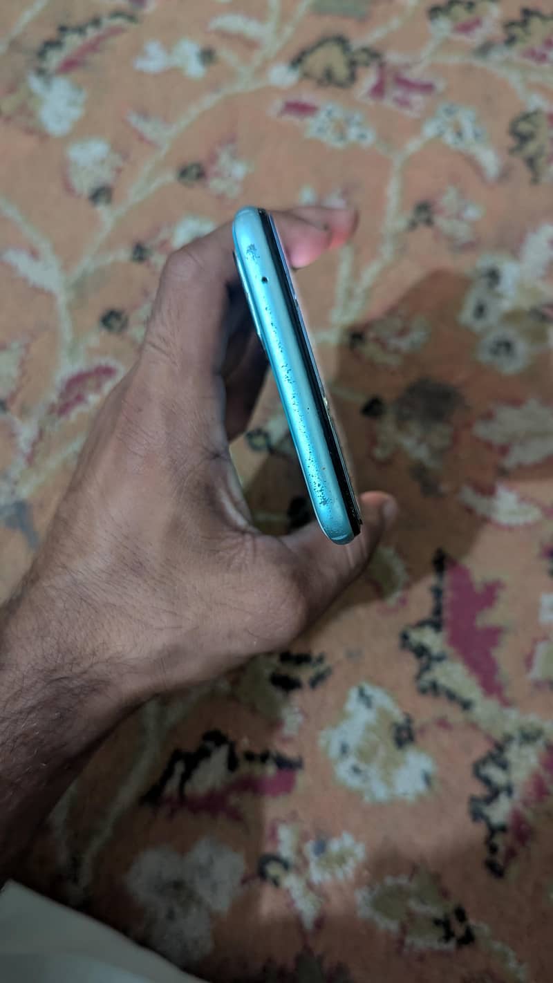 OPPO A76 1