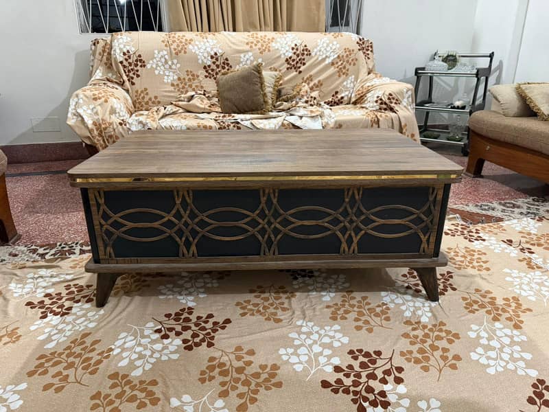 Centre table 0