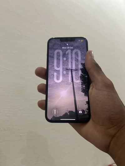 Apple iPhone 13
