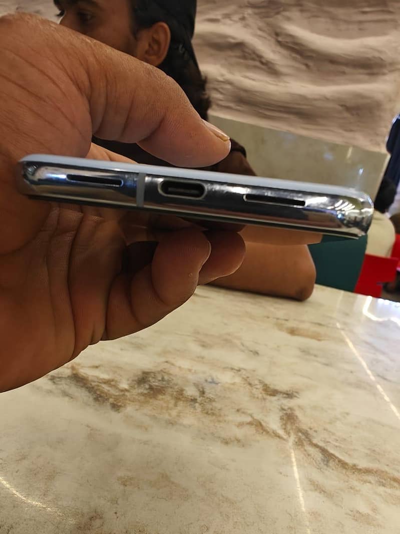 Google Pixel 8 Pro 2