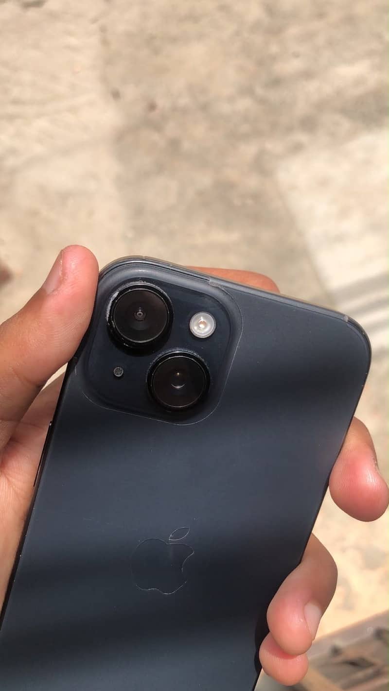 Apple iPhone 15 4