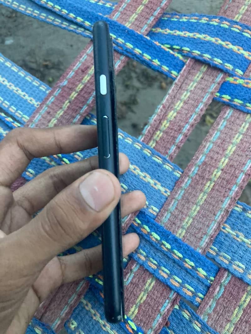 Google Pixel 4 3