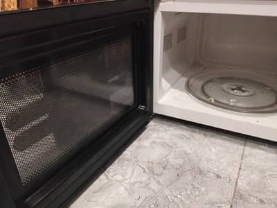 microwave oven