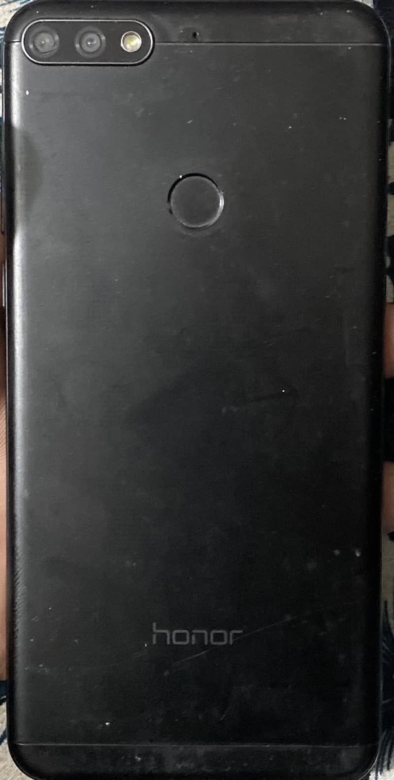 Honor 7C 1