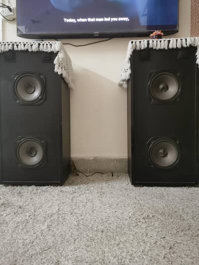Pair of 8" woffer extreme sound and bass