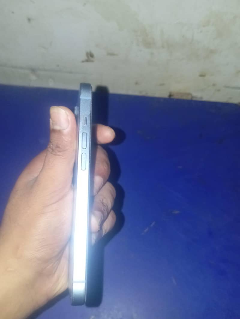 Apple iPhone 14 5