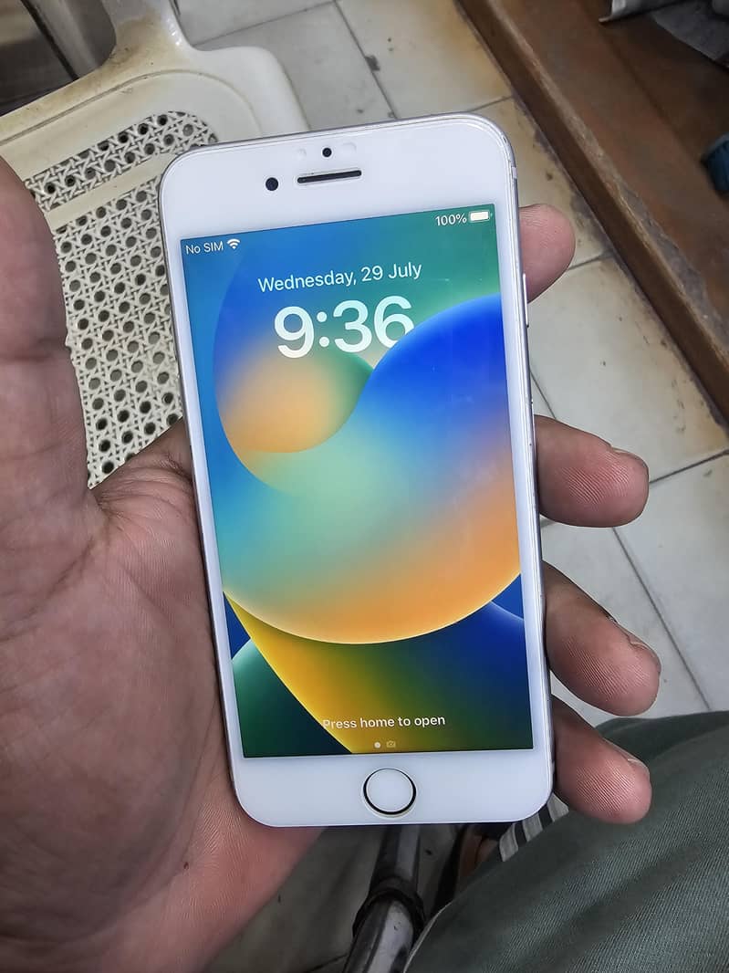 Apple iPhone 8 0