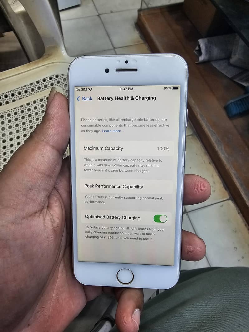 Apple iPhone 8 3