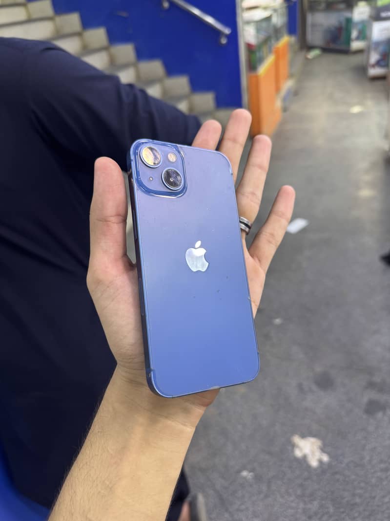 Apple iPhone 13 1