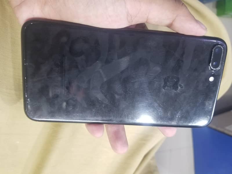 Apple iPhone 7 Plus 1