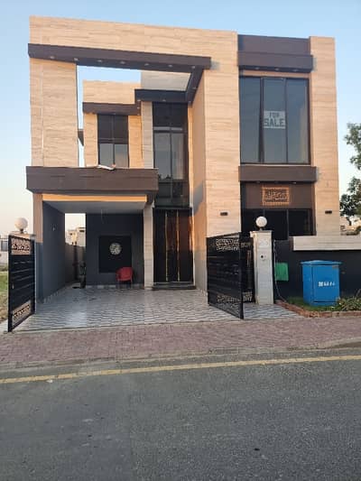 This Is Your Chance To Buy House In Low Cost - Block C Lahore