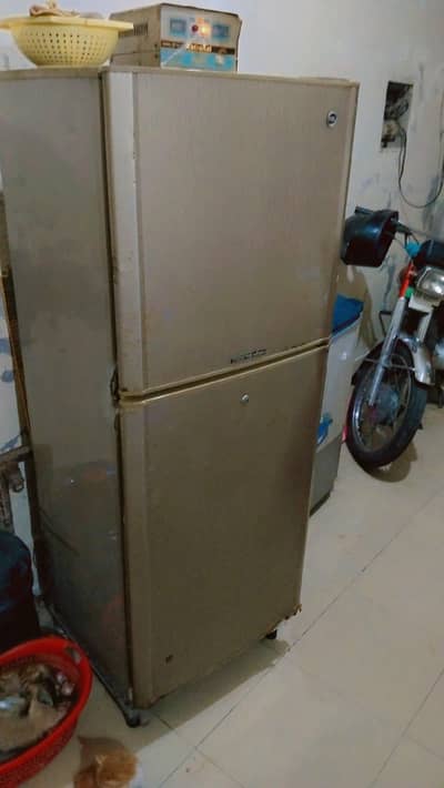 pel refrigerator medium size perfect working