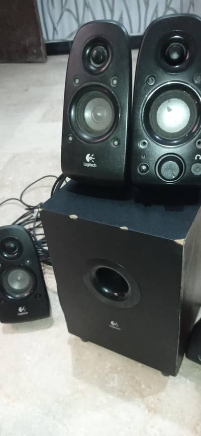 Logitech Z 506 5.1 channel speaker