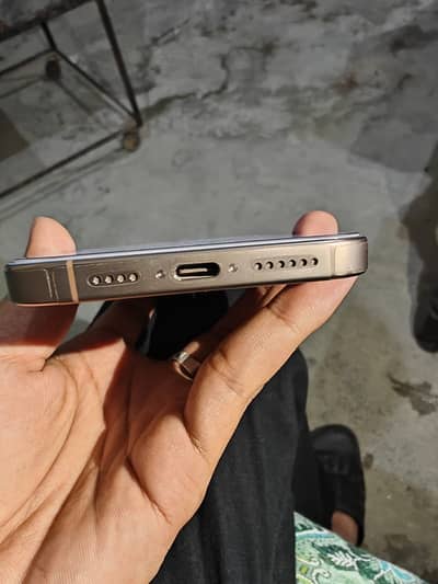 Apple iPhone 16 Pro Max